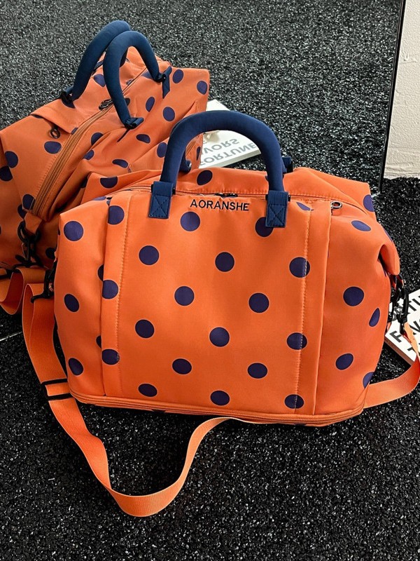 Gepunktete Reisetasche für kurze Reisen mit Schultergurt