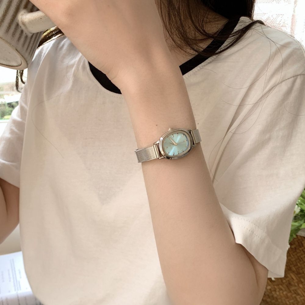 Retro Zarif Armbanduhr Damen Studentin Kleine täglich Leicht Luxus Ins Nische Zeiger Typ Oval Damen Uhr