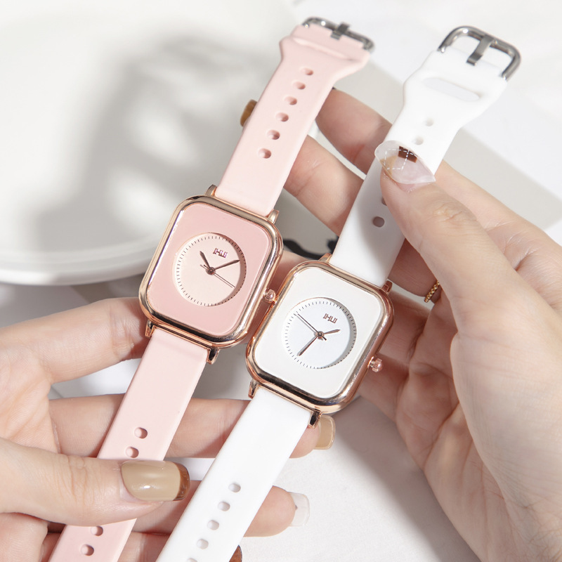 Women's wristwatch, silent, vintage design