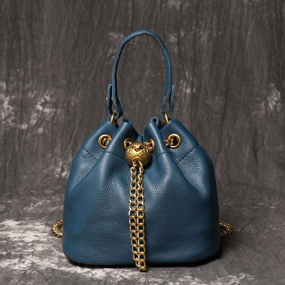 Neue handgefertigte Kosmetiktasche aus erstklassigem Rindsleder, modisch, lässig und vielseitig kombinierbar, echte Leder-Beuteltasche, hochwertige weiche Kettentasche