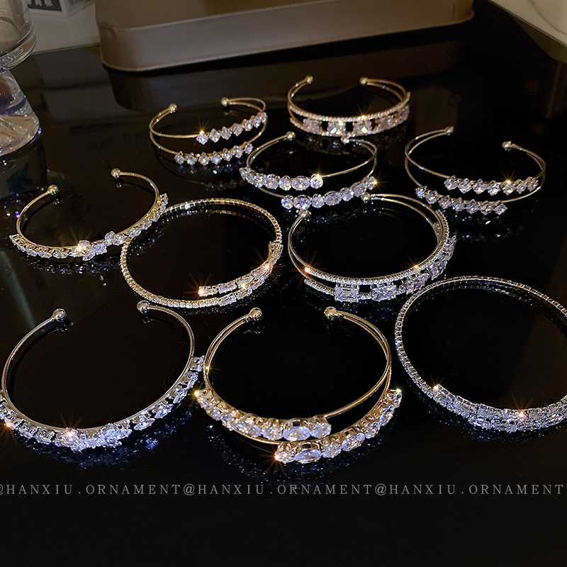 Zircon ribbon open bangle bracelet