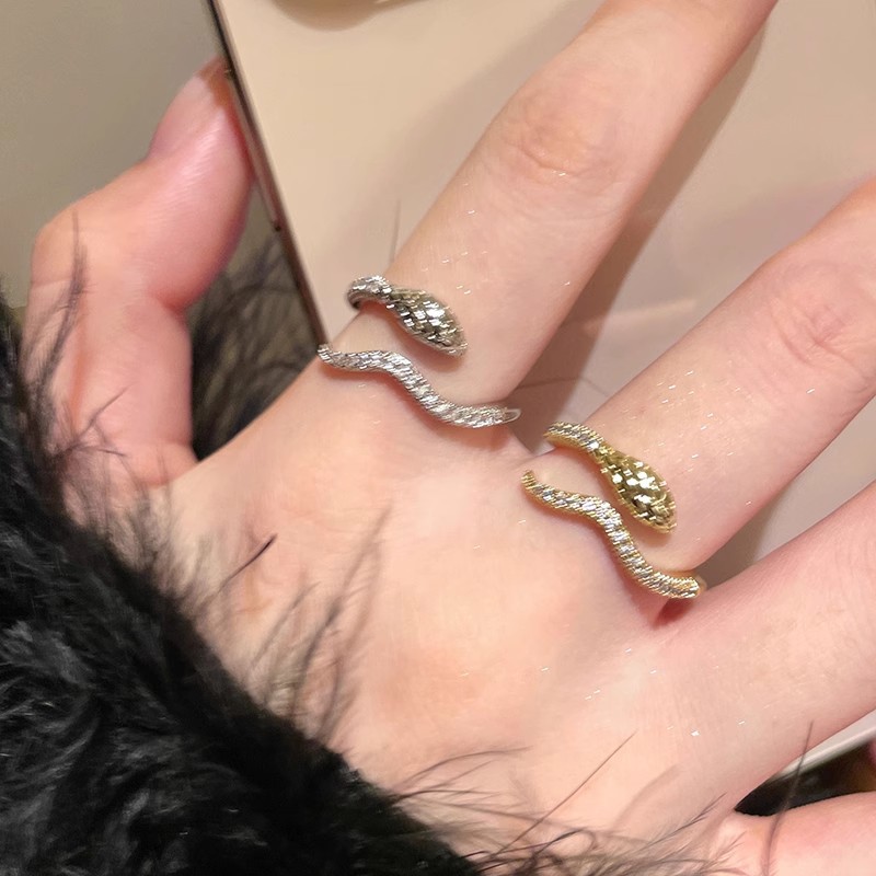 Premium design super flash diamond opening and adjustable ring finger ring for women with snake-shaped design, same style as internet celebrity ring