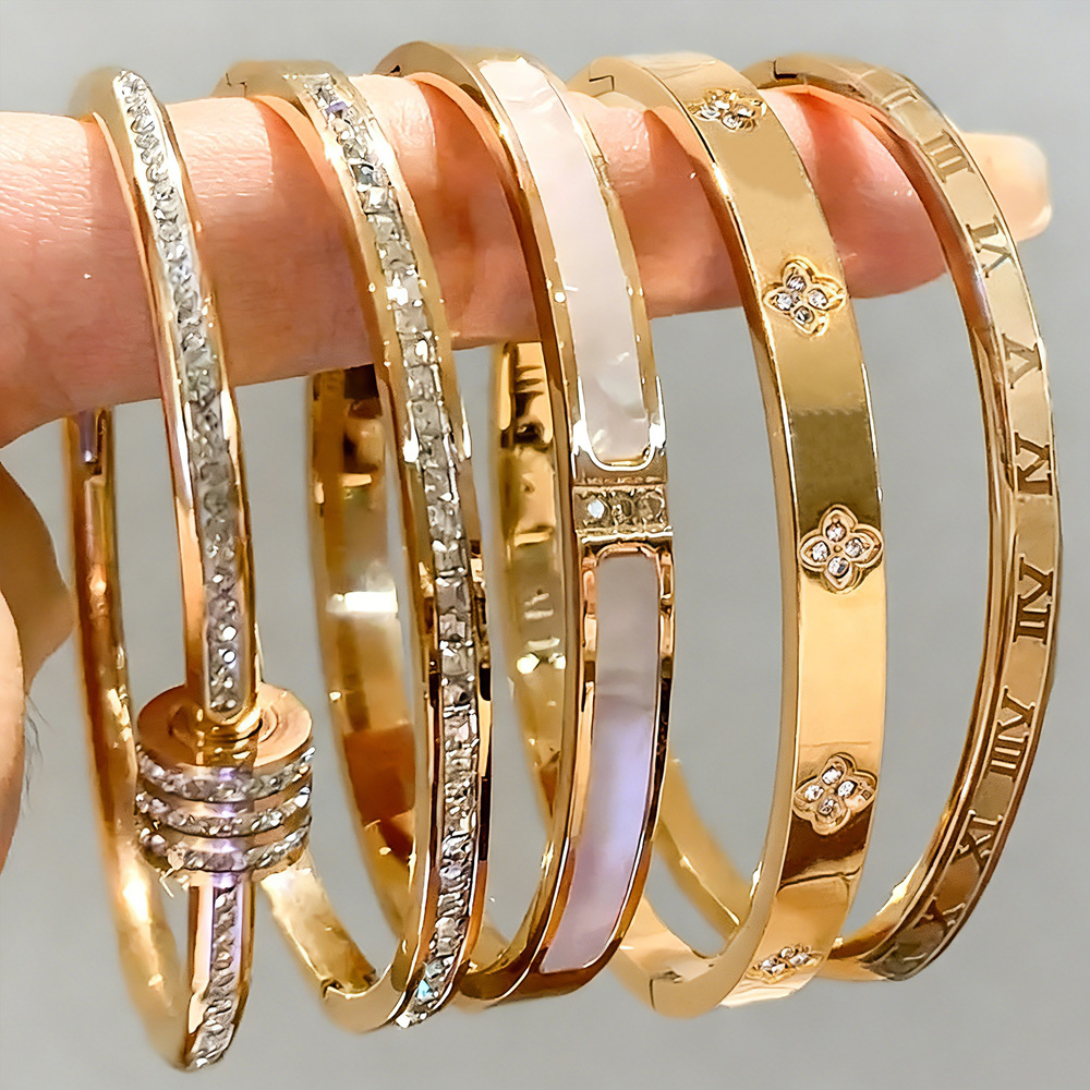 Cross-Border Best-Selling Fashion Versatile Women's Bracelet Lightweight Luxury Premium Feel European and American Non-Fading Exquisite Zircon Starry Bracelet