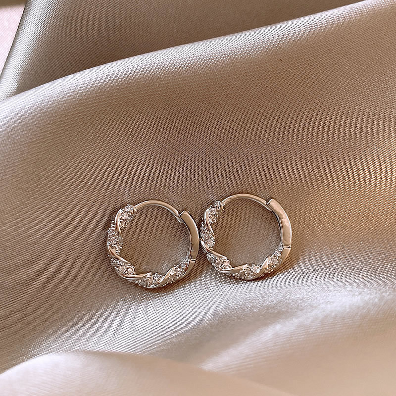 Zircon Ring Earrings 2024 New Popular Unique Niche Earrings for Women Gold Luxury Minimalist Ring Ear Clips Earring Rings