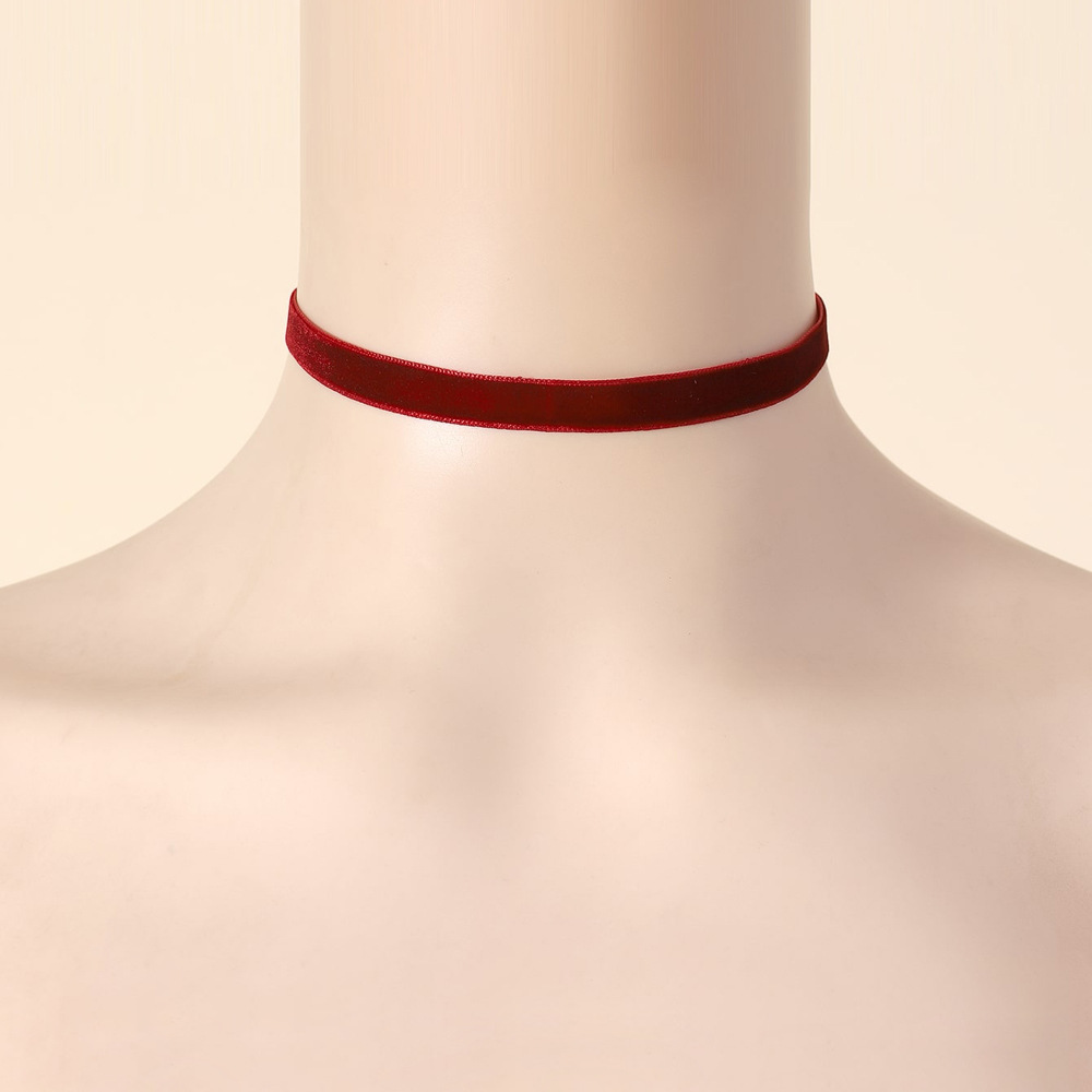 Short Black Velvet Choker Necklace for Women