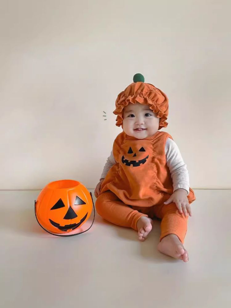 26 neue Herbst-Babystrampler im koreanischen Stil, modisches Halloween-Kürbis-Design, festlicher Strampler für Babys.