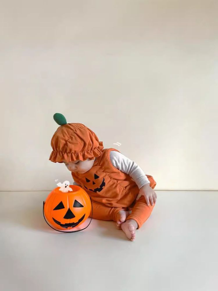 26 neue Herbst-Babystrampler im koreanischen Stil, modisches Halloween-Kürbis-Design, festlicher Strampler für Babys.
