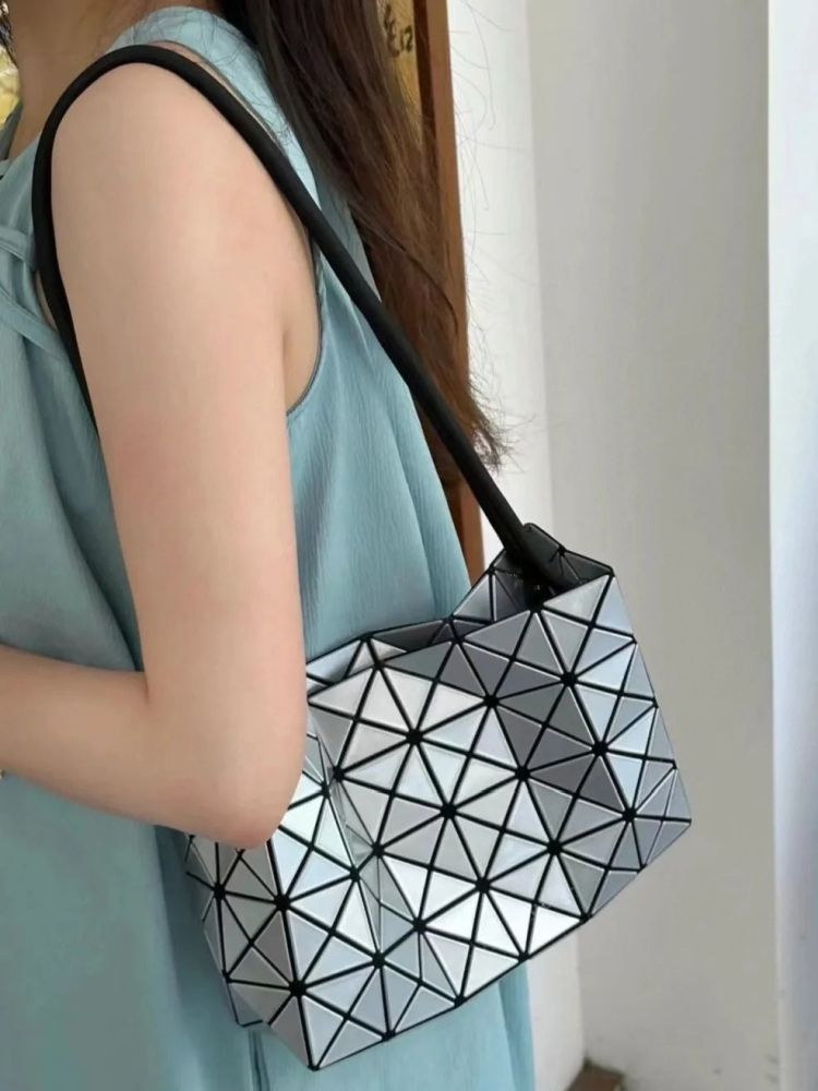 Zhai San Yi Sheng Tofu Bag 2024 Neues Modell Geometrisches Rautenmuster Kordelzugbeutel Modische und minimalistische Umhängetasche mit Tragegriff - 4