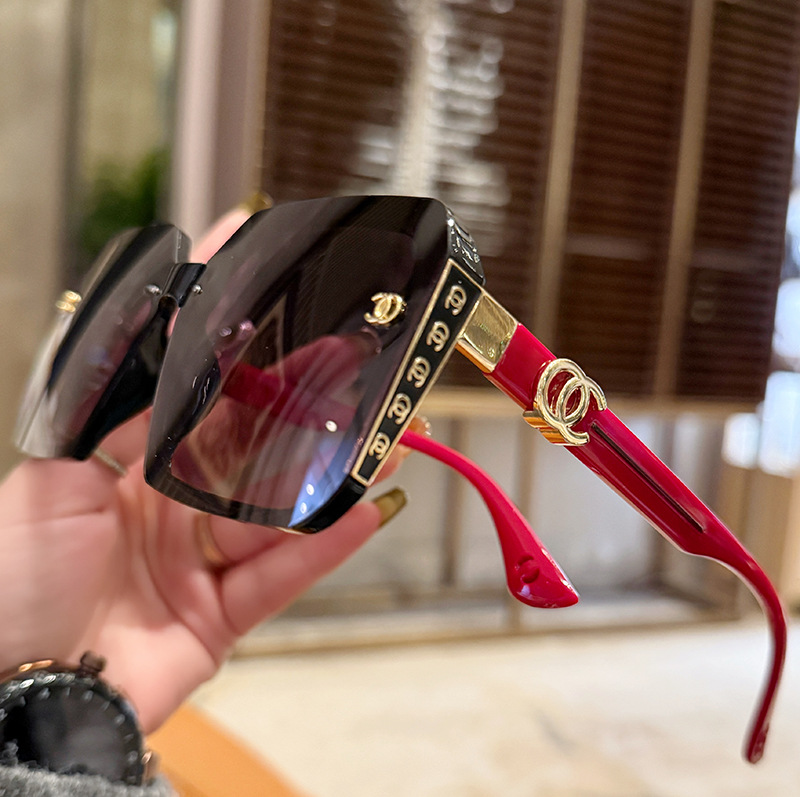 Large square-frame and round-face premium anti-UV sunglasses for women, slimming sunglasses, sun protection, personalized fashionable sunglasses