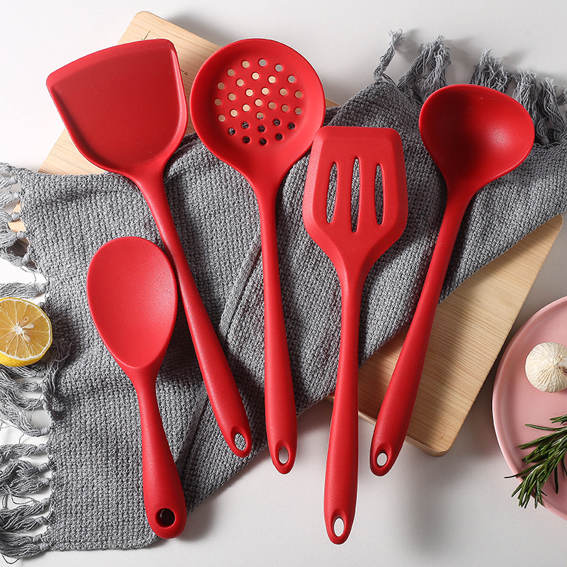Fabrika çıkışlı silikon mutfak eşyaları mutfak beş parçalı set spatula çorba kaşığı mutfak çok fonksiyonlu pişirme silikon spatula seti