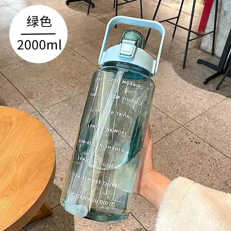 Großvolumige Sportflasche 2L Trendige Isolierflasche mit Strohhalm und Graduierung Tragbar Minimalistische Auslaufsichere Stoßfeste Wasserflasche - 13