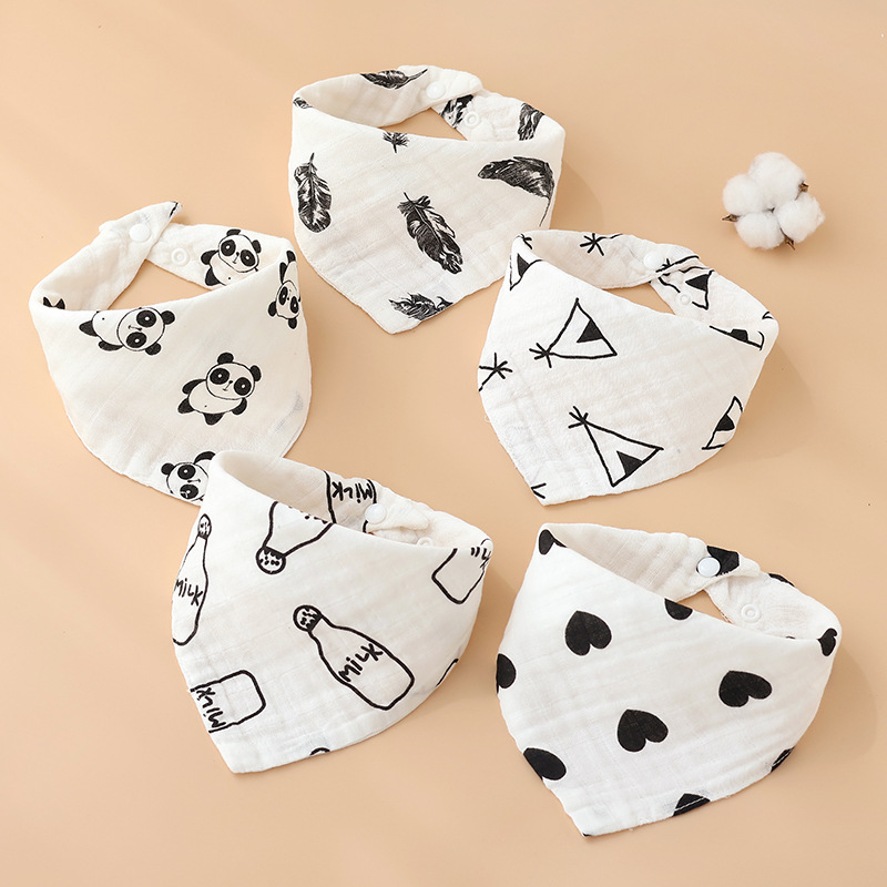 Baby triangle bib, 4-layer cotton, printed