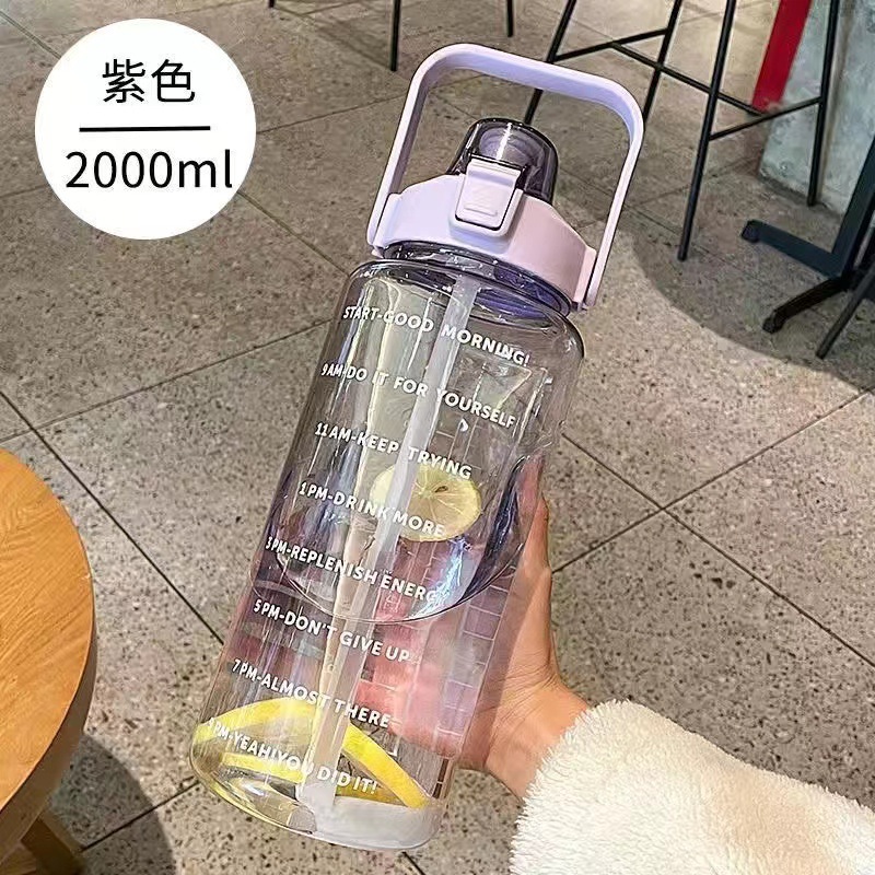 Großvolumige Sportflasche 2L Trendige Isolierflasche mit Strohhalm und Graduierung Tragbar Minimalistische Auslaufsichere Stoßfeste Wasserflasche - 11