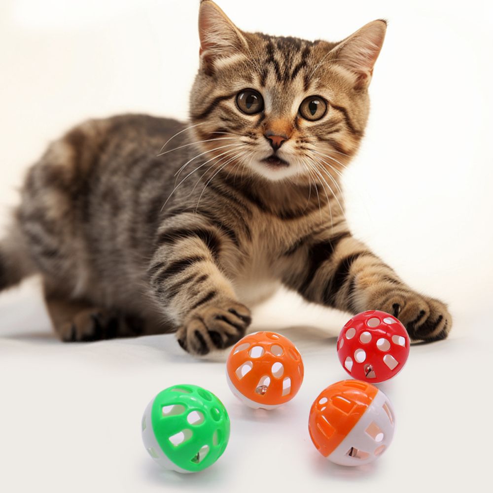 Cat Toy Self-Play Boredom Relief Two-Color Hollow Cat Teaser Ball Cat Toy with Built-in DIY Plastic Bell Ball Cat Supplies