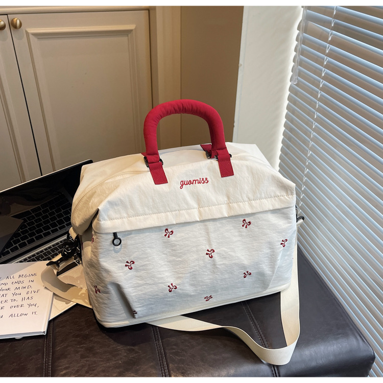 Women's Portable Short Trip Travel Bag 2026 New Trendy Fashion Outdoor Storage Luggage Bag Large Capacity Crossbody Fitness Bag