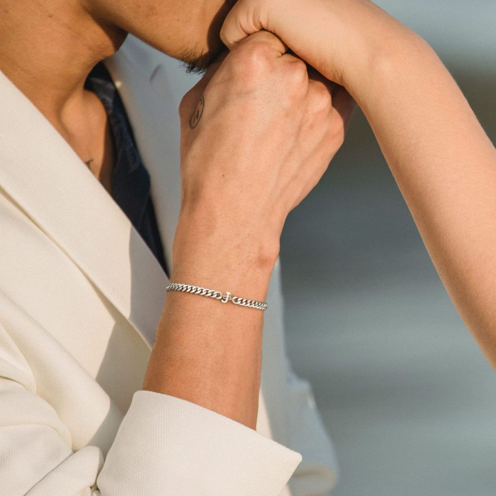 Amazon Bestseller 26 Buchstaben Initialen Herrenarmband Edelstahl nicht verblassend Paar Kubanische Gliederkette Armband Schmuck