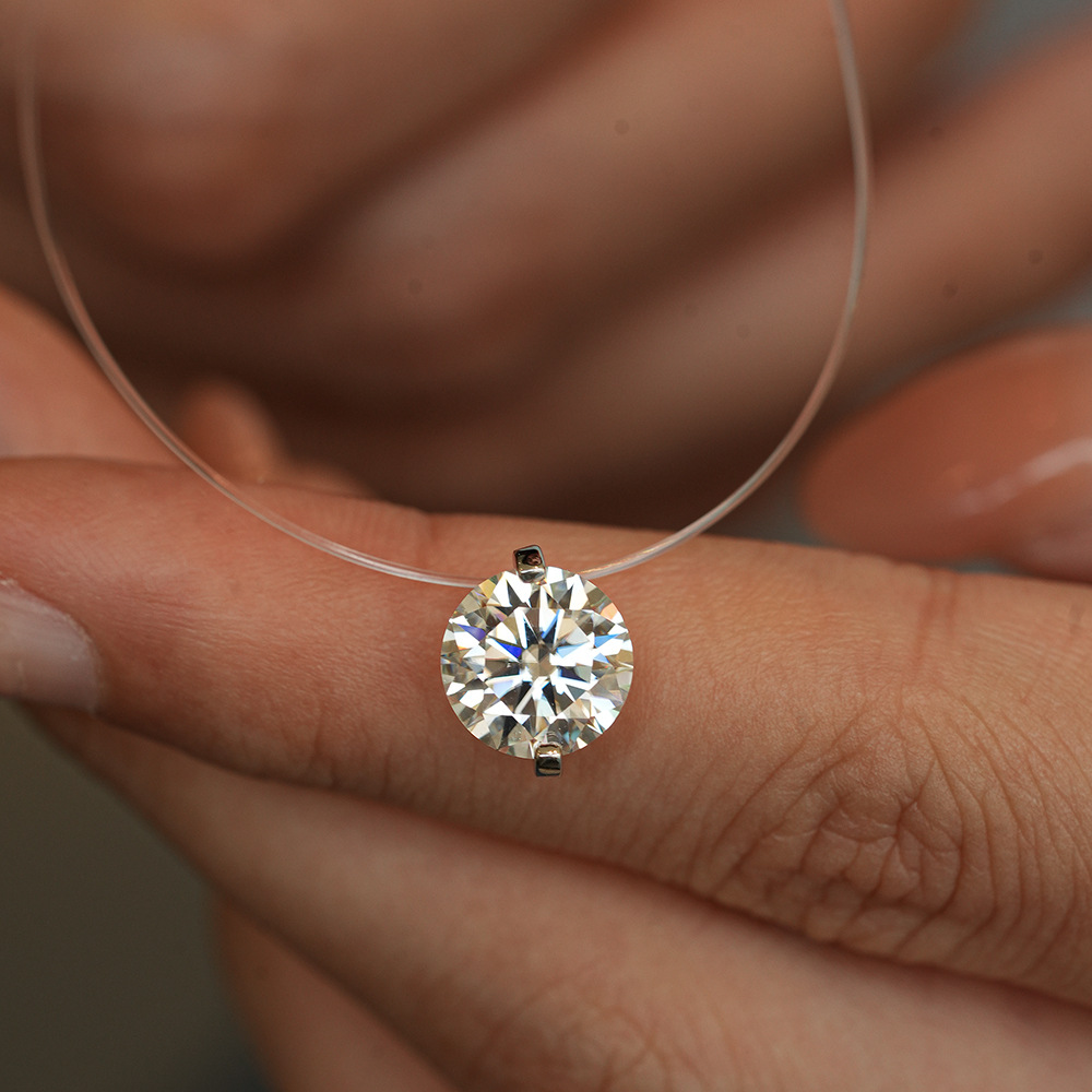Moissanit kolye, 1 karat, görünmez balık hattı