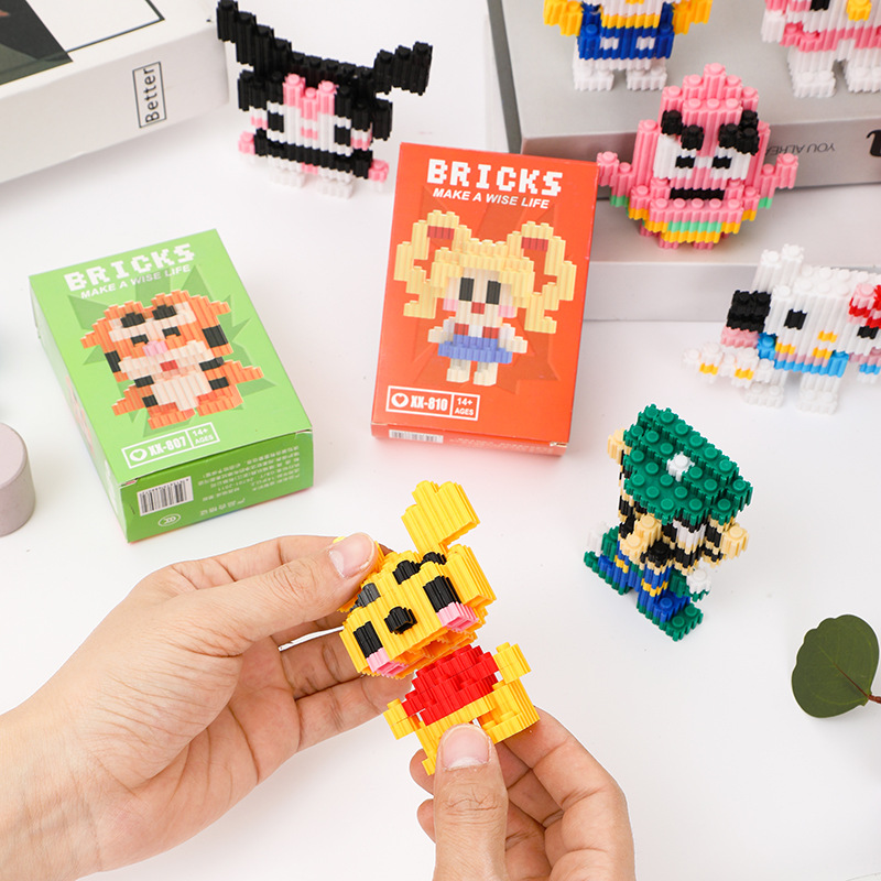 Mini Karikatür Figürü Lego Uyumlu Bloklar Masaüstü Dekorasyonu Mikro Parçacık Çocuk Montaj Oyuncağı Toptan