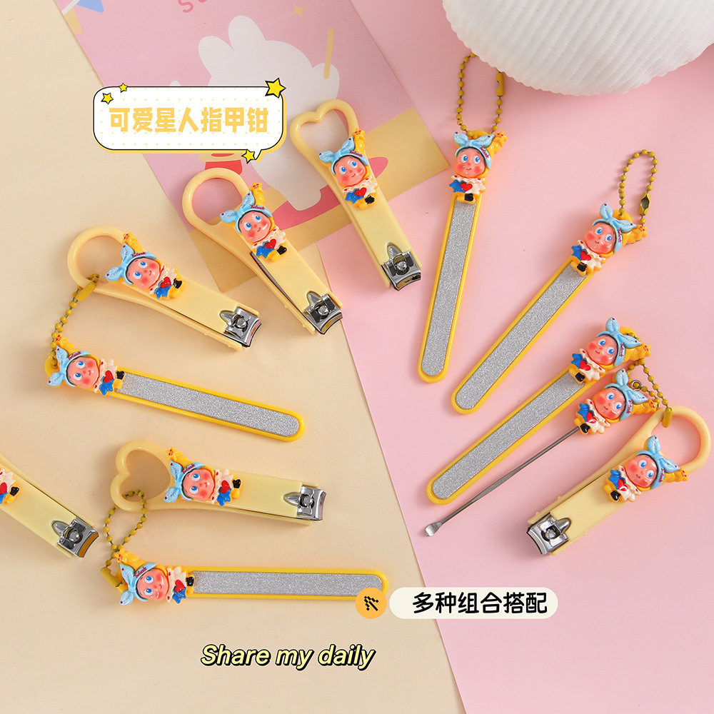Nail clipper set, cute cartoon star design, ear pick and file