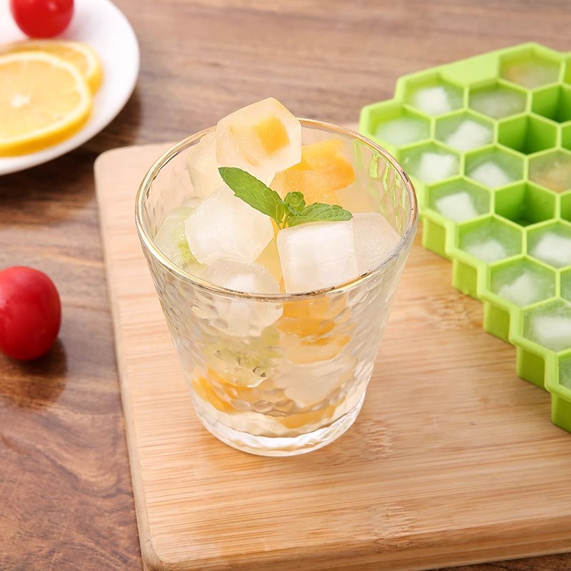 Honeycomb Ice Cube Tray 37-Grid Ice Pop Mold Silicone with Lid Home Ice Cube Mold Honeycomb Ice Maker Box Wholesale - 5