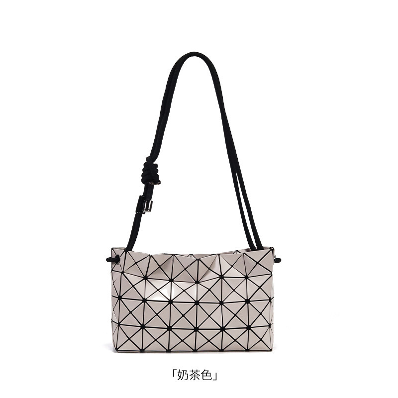 Zhai San Yi Sheng Tofu Bag 2024 Neues Modell Geometrisches Rautenmuster Kordelzugbeutel Modische und minimalistische Umhängetasche mit Tragegriff - 10