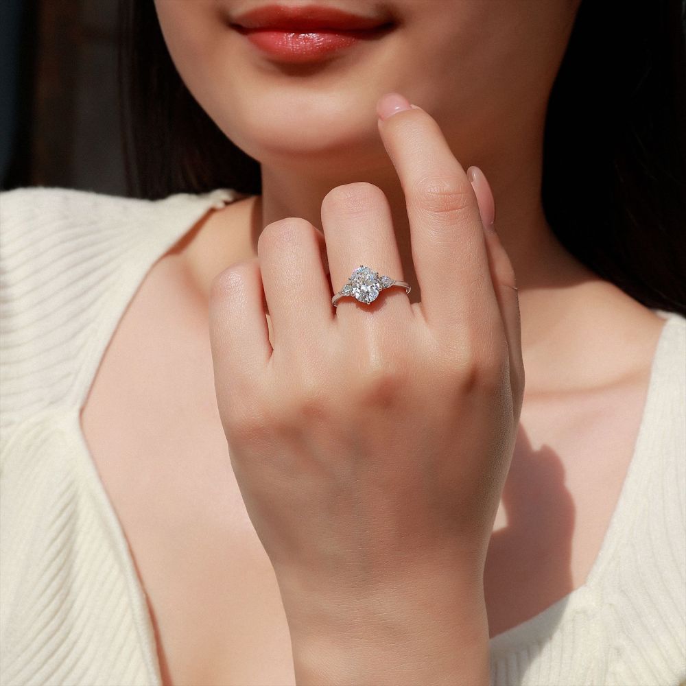 Grenzüberschreitender Bestseller S925 Silber Moissanit Ring, luxuriöser Dreistein-Ring im Eiform- und Birnenschliff, Nischendesign mit ausgeprägter Designnote