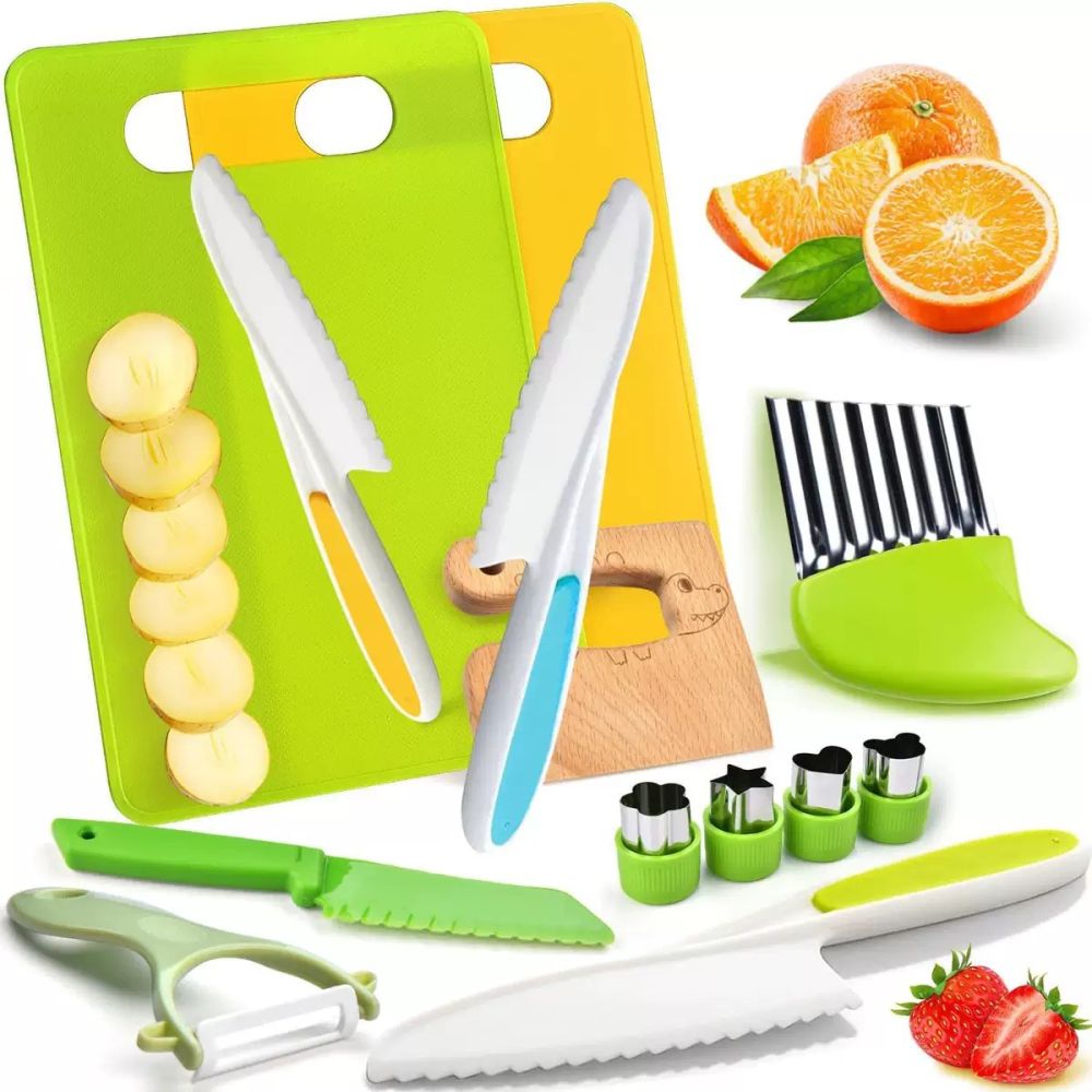 Kindersicherheitsmesserset mit Kunststoffmessern und Schneidebrett