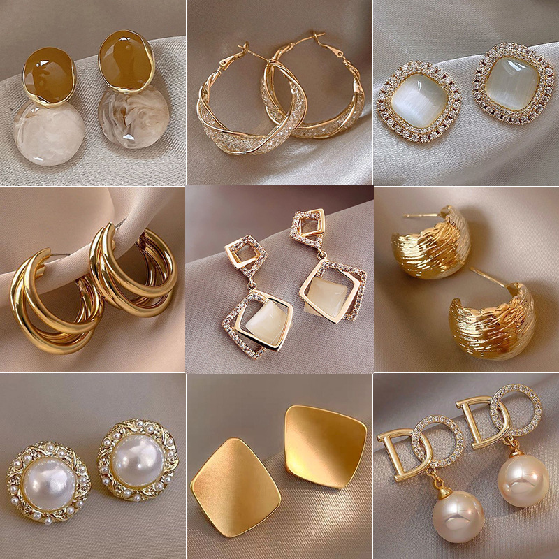 Vintage Hong Kong tarzı küpeler 2026 yeni üst düzey metal saplama küpeler niş moda çok yönlü küpeler kadınlar için toptan