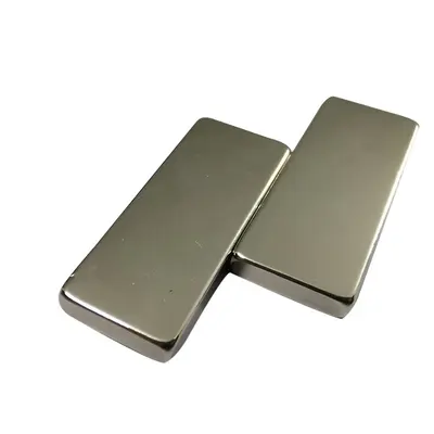 NdFeB-Magnet N35, rechteckig und rund, mit Senkloch