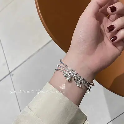 Minimalistisches Armband, leichte Luxus-Ausführung, Dreiringglöckchen - 4