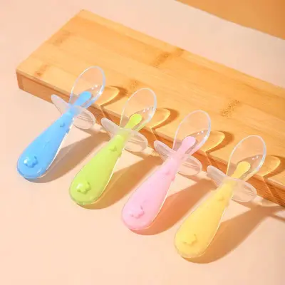 Silikon-Weichlöffel für Neugeborene, Babybreilöffel ab 6 Monaten