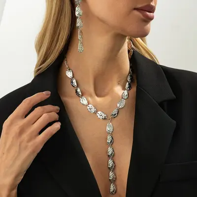 Grenzüberschreitender Schmuck Nischenentwurf Luxusschmuck für Frauen Barock unregelmäßiges Halsband Schlüsselbein-Kette Halsketten-Zubehör