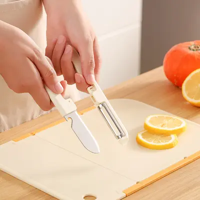 Portable 2-in-1 fruit knife and peeler - 4