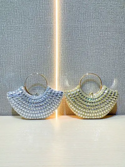 Women's Diamond-Studded Elegant Evening Clutch with Crossbody Strap - 5