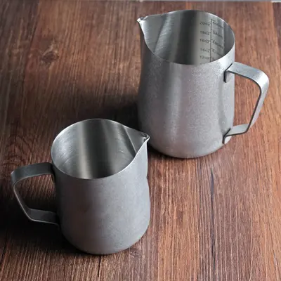 304 Paslanmaz Çelik Latte Art Süt Sürahisi, Uç Ağızlı, Ölçekli
