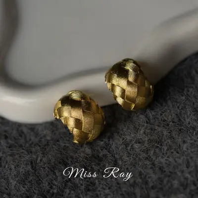 Handweb-Ohrclip mit Drahtgezogener Gold-Textur - 7