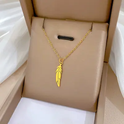 Minimalist Titanium Steel Gold Collarbone Necklace for Women