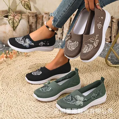 Women's Soft-Sole Old Beijing Cloth Shoes, Comfortable Everyday