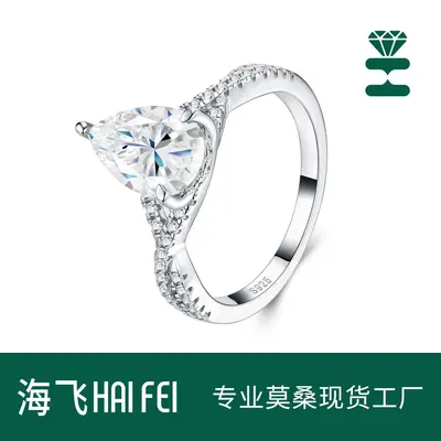 925 silver twist ring with pear-cut moissanite stones