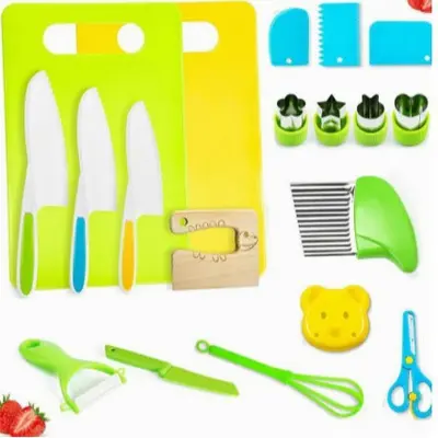 13-teiliges Kunststoff-Kinderküchenbesteck-Set mit Schneidebrett - 12