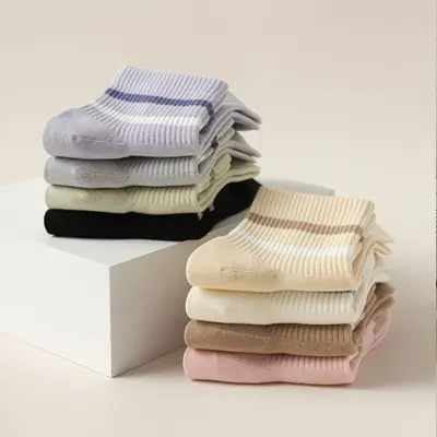 Women's Four-Season Cotton Socks Mid-Calf Socks, Sweat-Absorbing Breathable Casual Sports Cotton Socks, Dopamine Striped Women's Mid-Calf Socks