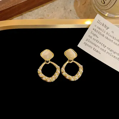 European and American Vintage Exaggerated Metal Earrings Women Designer Niche Luxury Minimalist Circle Earrings Light Luxury Flower Ear Hoops Ear Studs - 10