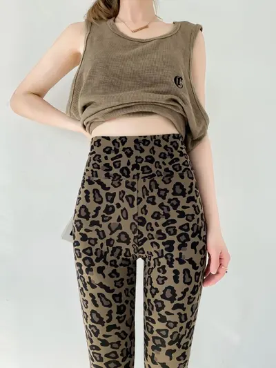 Women's Thin Printed Cropped Yoga Leggings, Leopard Print, Comfortable Sports Pants - 8