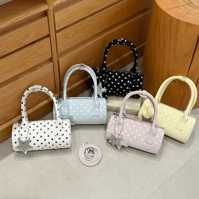 Damen Boston-Handtasche mit Punkten und Schulterriemen