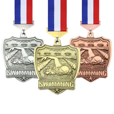 Schwimmwettkampf-Ehrenmedaille 123, Zinklegierung, antik vergoldet mit Band