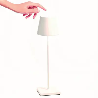 Wiederaufladbare Transparente Tischlampe, Wasserdicht, Camping- und Barstil