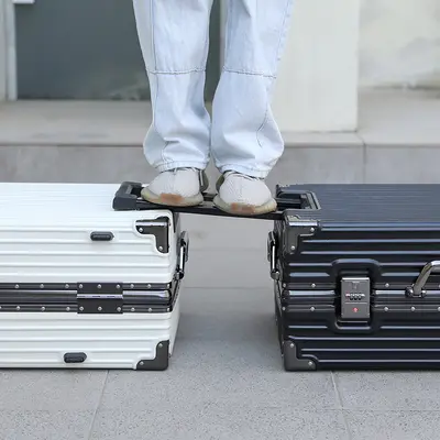 28-Inch Aluminum Frame Spinner Suitcase with Universal Wheels - 5