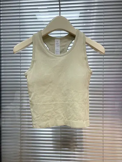 Breathable Short Yoga Vest with Removable Chest Pad - 12