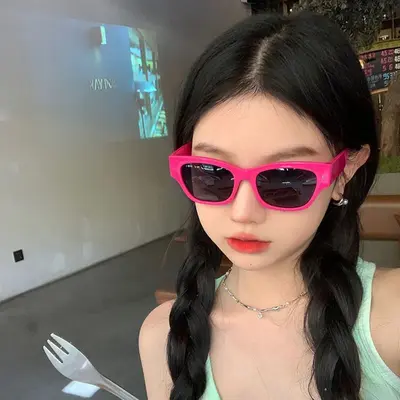 Damen- und Herren-Sonnenbrille mit UV-Schutz im Trenddesign - 7