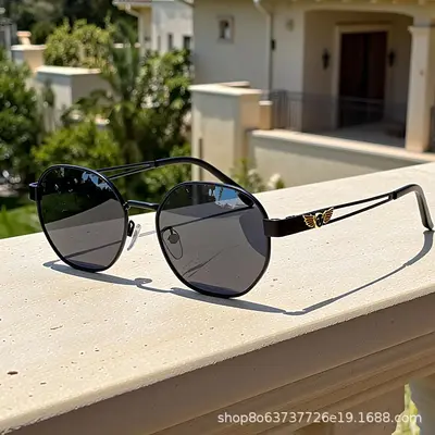 Herren-Sonnenbrille mit Metall-Ovalrahmen, Retro-Premium-Optik - 3